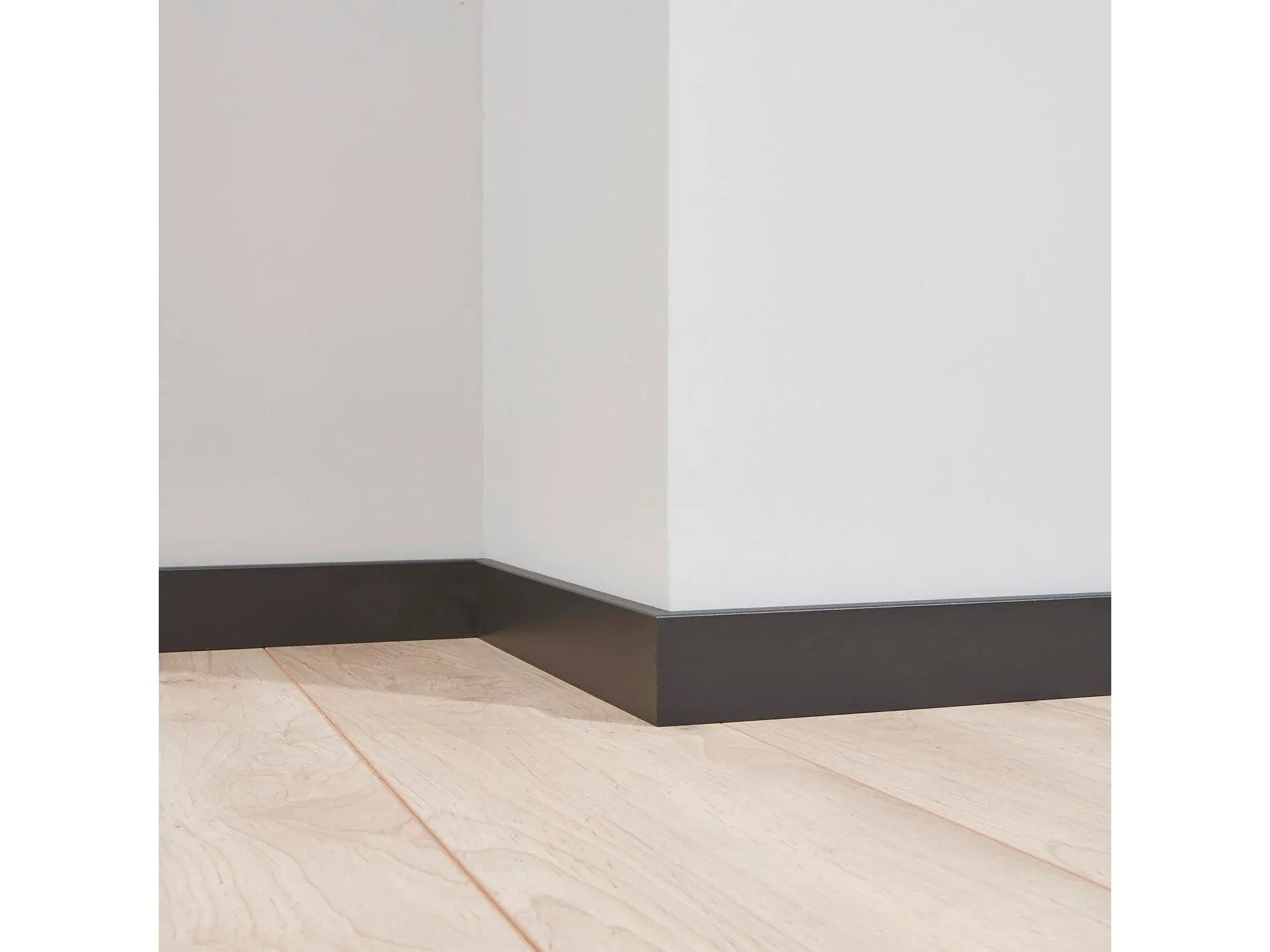 Muurplint 58x12mm Blok Zwart 240 cm 660 4